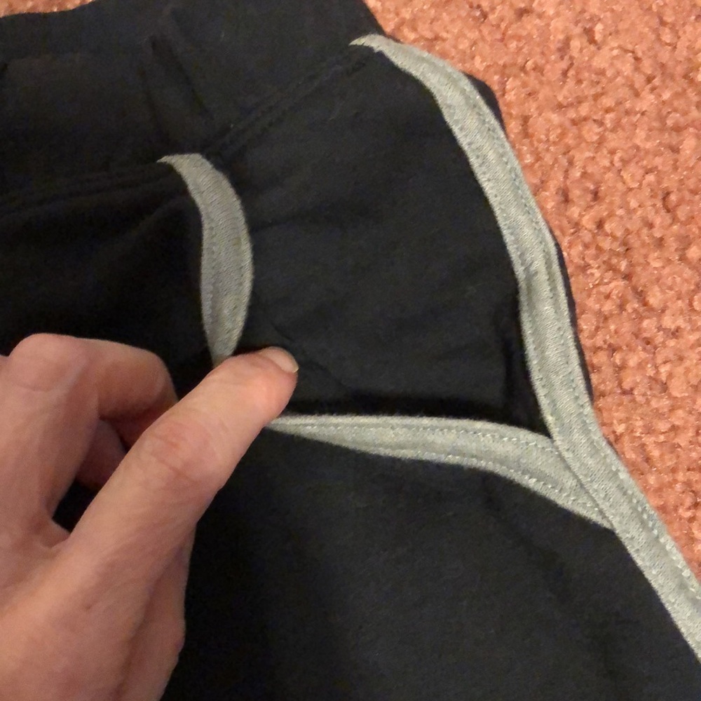 Victoria Secret PINK Shorts - Picture 3 of 7